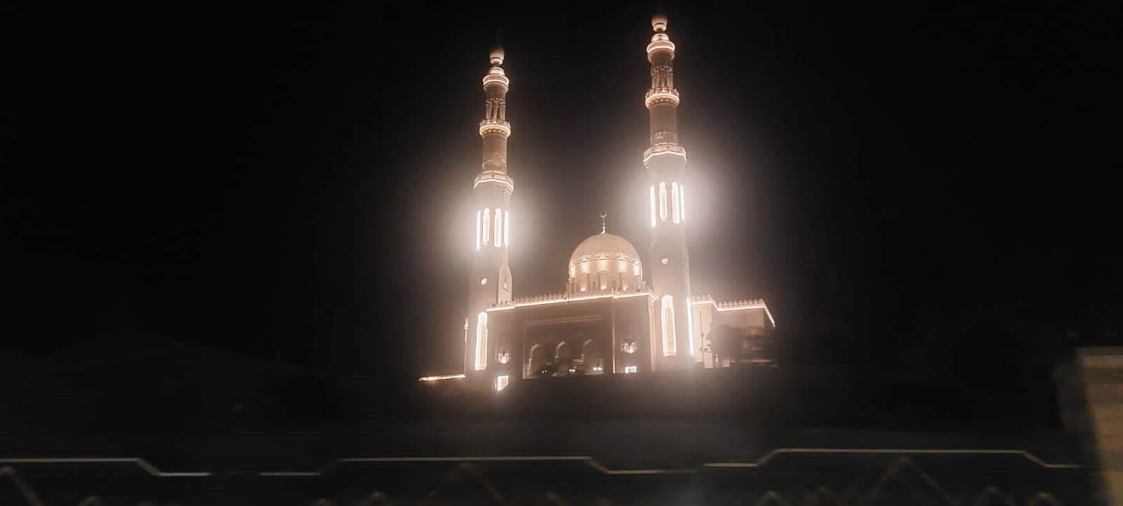 مسجد الطابية ليلا