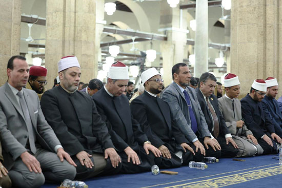 العشاء والتراويح من الجامع الأزهر