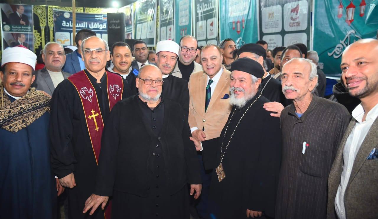 رجال الأزهر والكنيسة بالقافلة