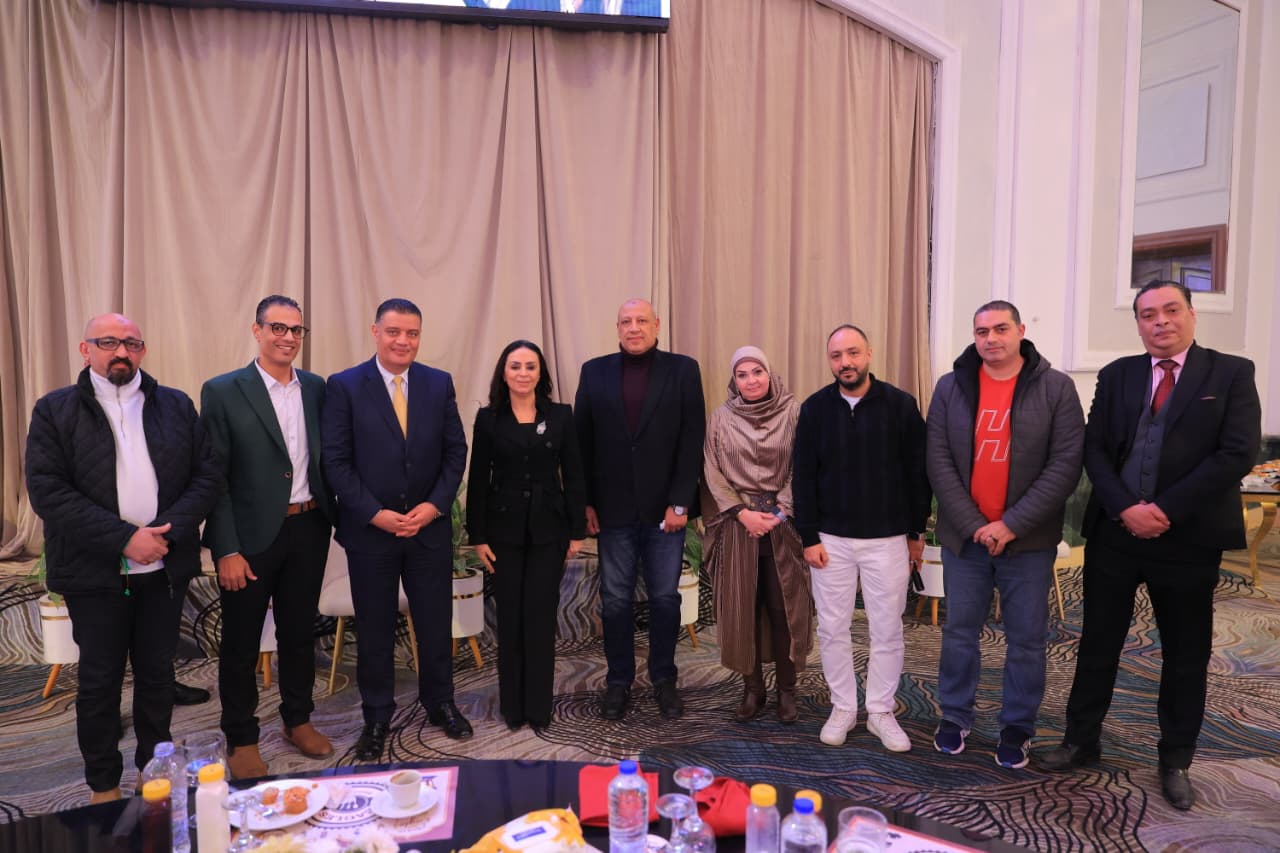 وزيرة التضامن مع العاملين ببنك ناصر