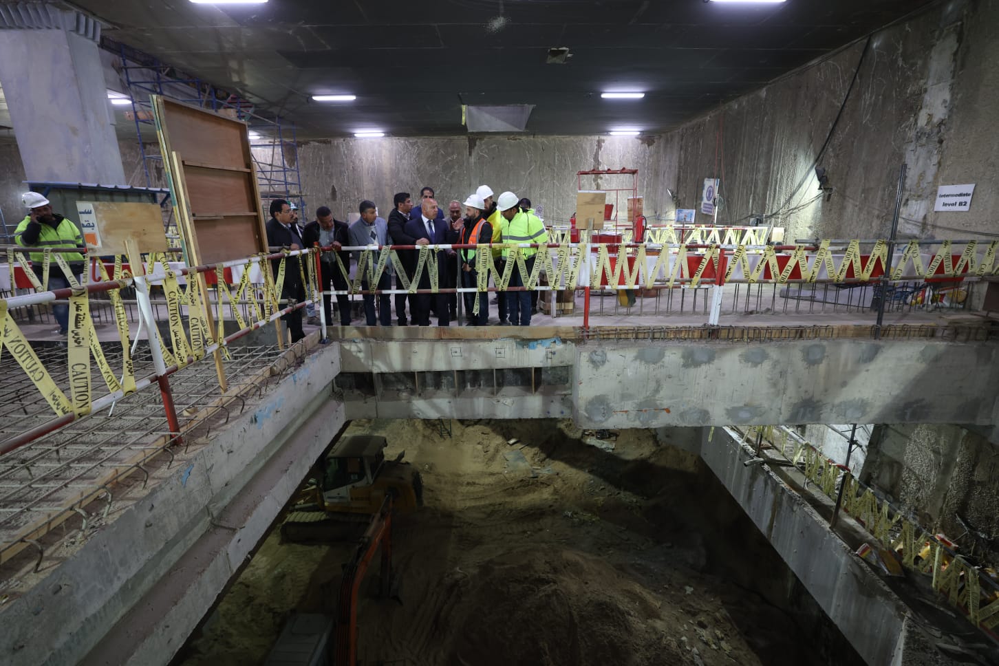 ​وزير النقل يتفقد محطة الملك الصالح بالخط الرابع للمترو 