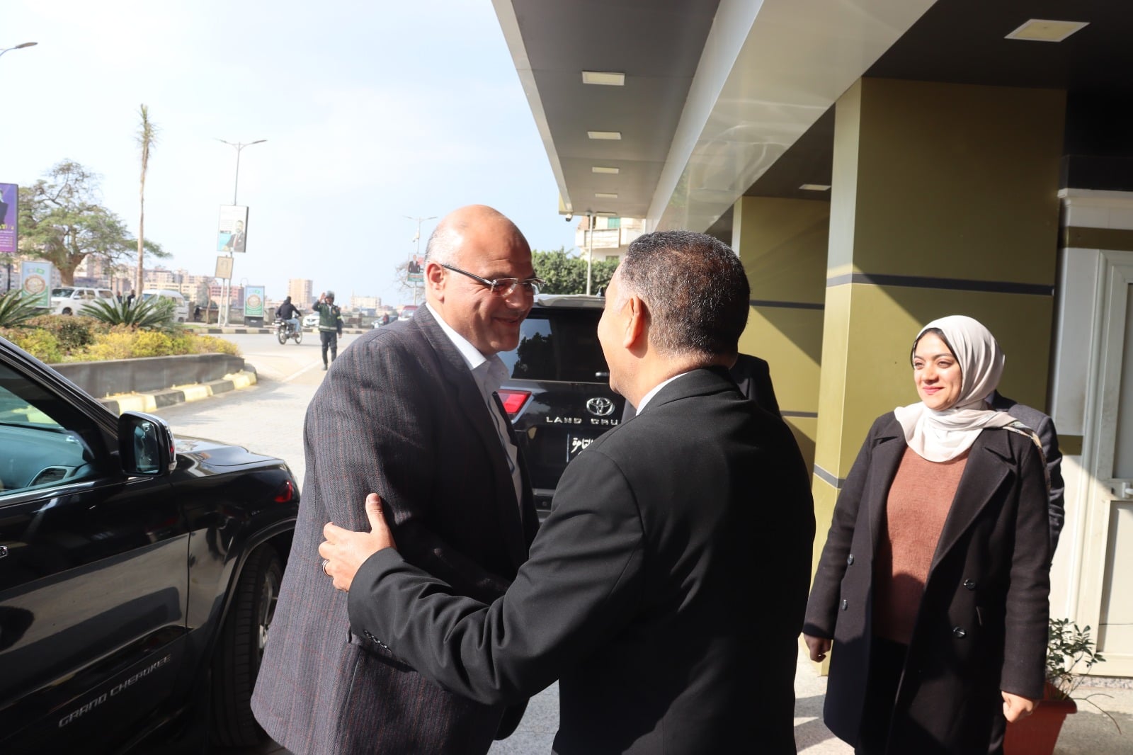 خلال استقبال المحافظ السابق