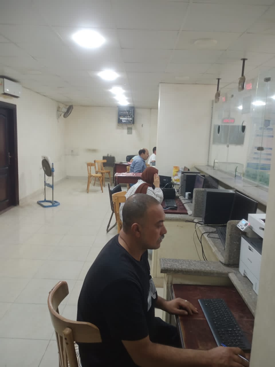 موظفين المراكز التكنولوجيا_1