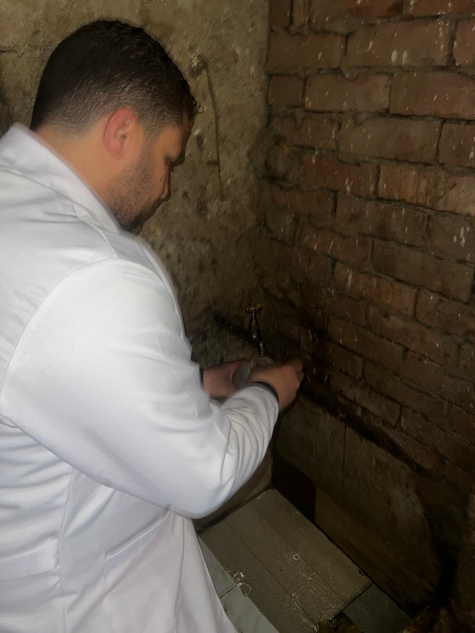 سحب عينات مياه من قري طوخ