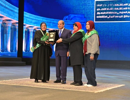 تكريم  اسر الشهداء وأبنائهم (5)