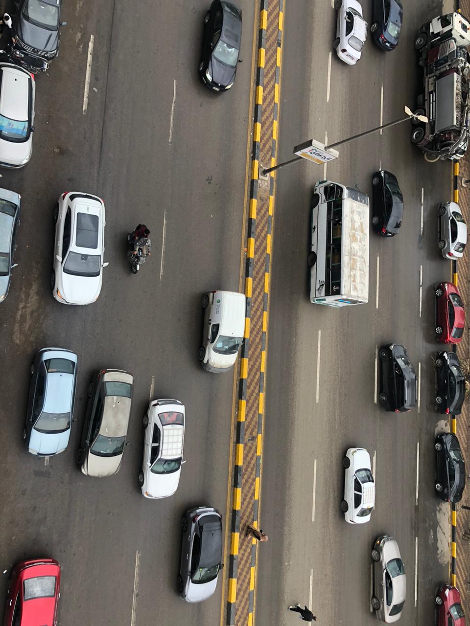 حركة السيارات على الطرق  (1)