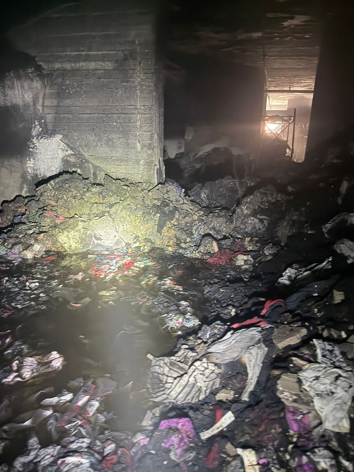 حريق مصنع ملابس سرايا القبة (7)