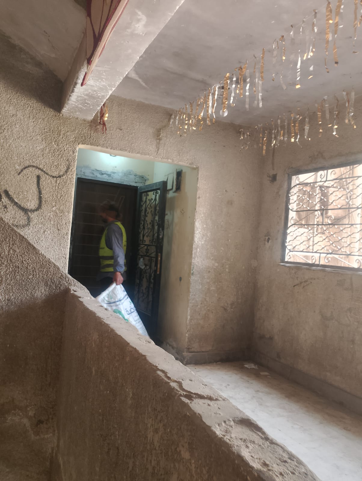 تفعيل منظومة الجمع السكنى للمخلفات بالبراجيل بحى المنيرة (1)