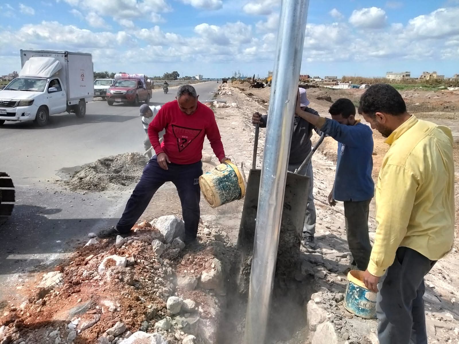 جهود لإضاءة طريق الحزام الامن