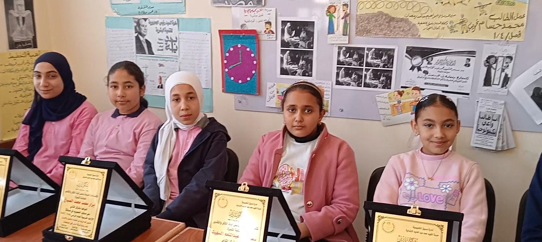 براة الطالبات في الالقاء 