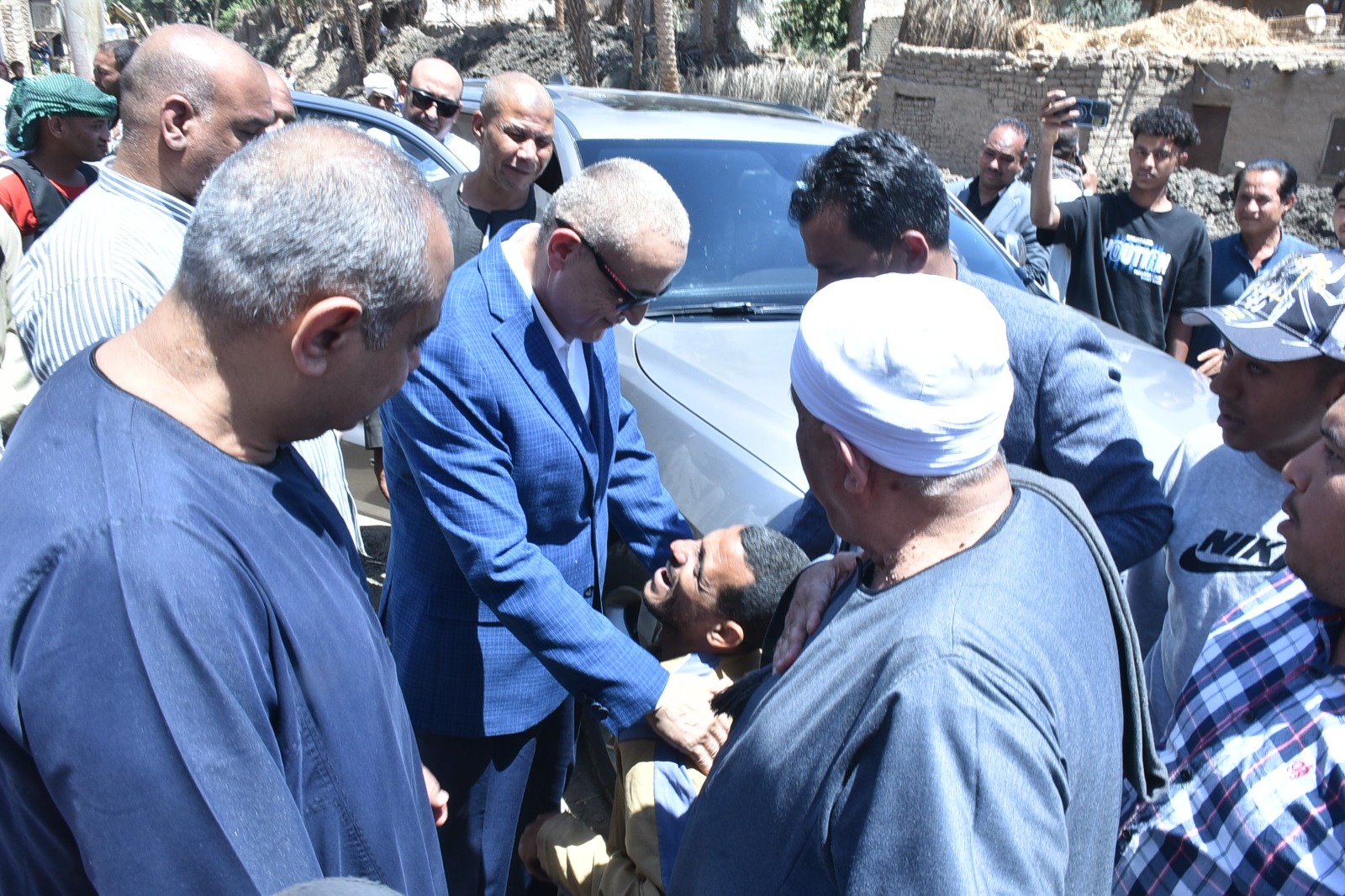 لقاء المحافظ مع مواطن من ذوى الاحتياجات الخاصة
