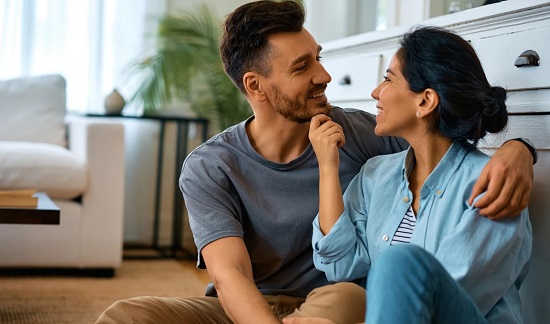 علامات بتقولك إنه بيحبك علامات بتقولك إنه بيحبك