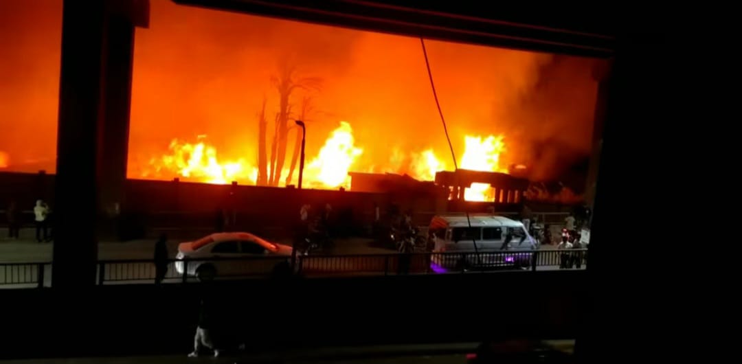 اندلاع حريق مخلفات وأشجار فى منطقة المنيب (9)