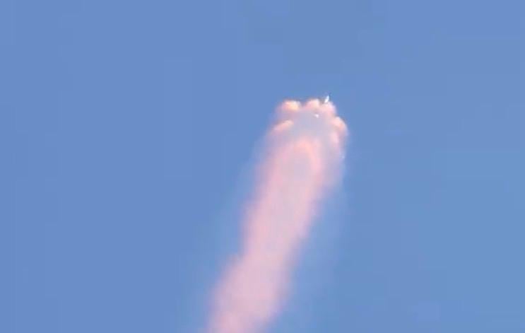 جانب من لحظات الاطلاق