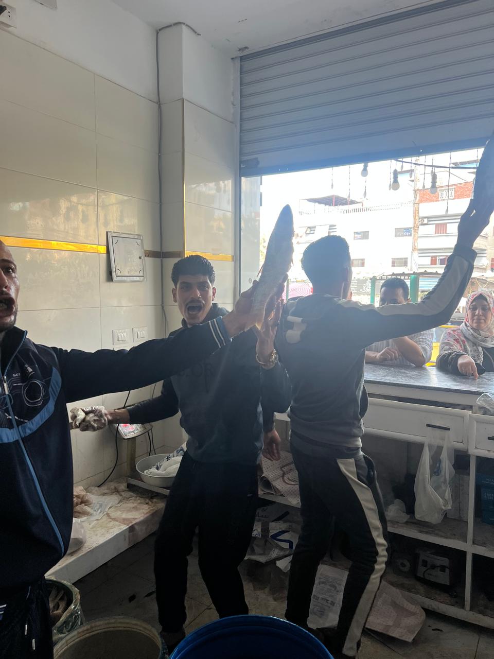 رواج وإقبال علي الفسيخ في الدقهلية