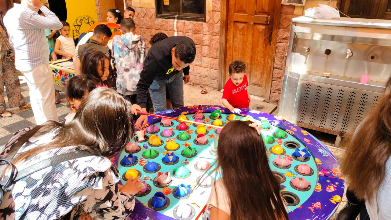 العاب في الكنيسة