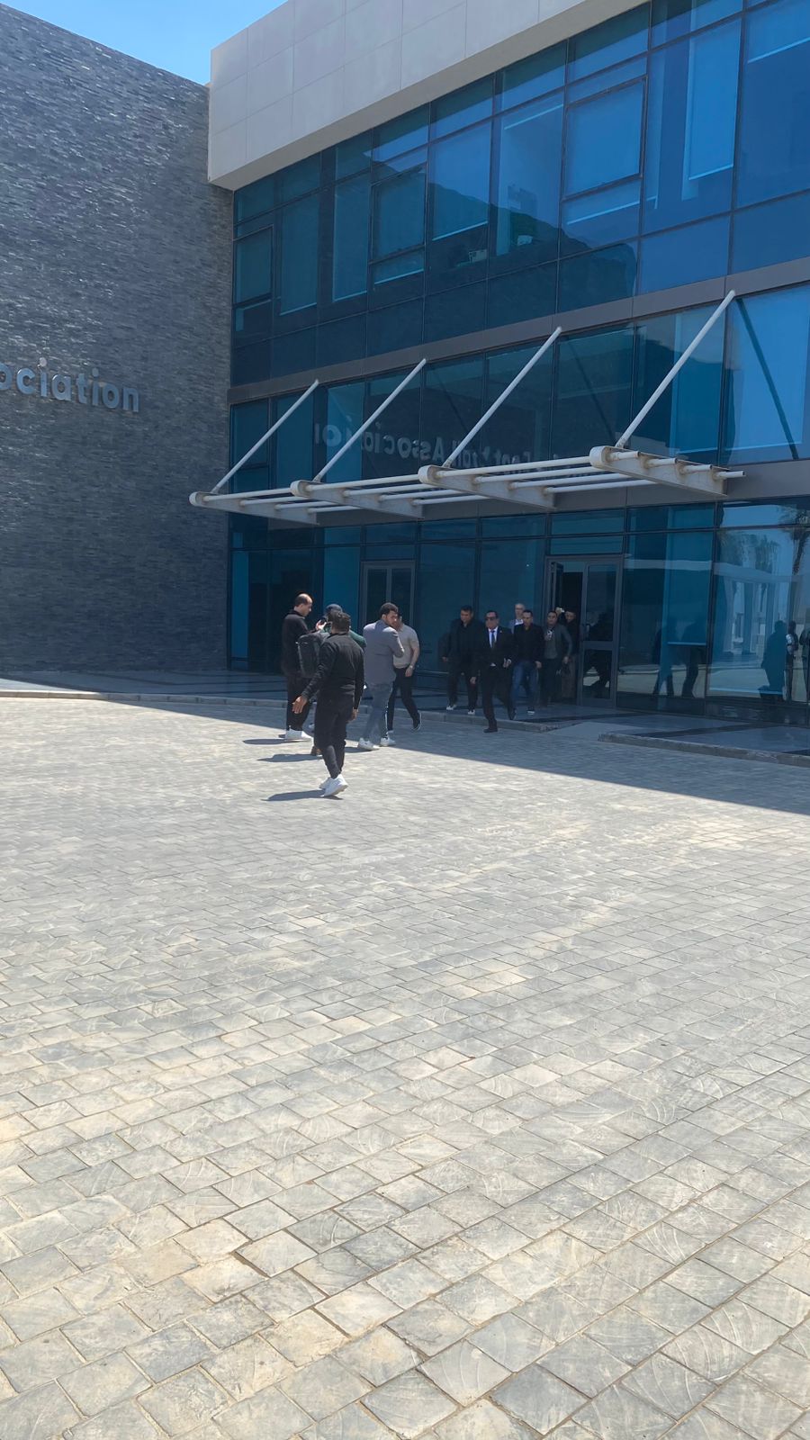 مغادرة الوفد 2 مغادرة الوفد 2