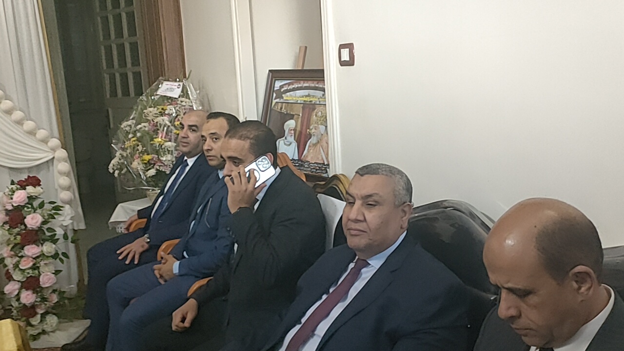 وكيل الخطة والموازنة يقدم التهنئية