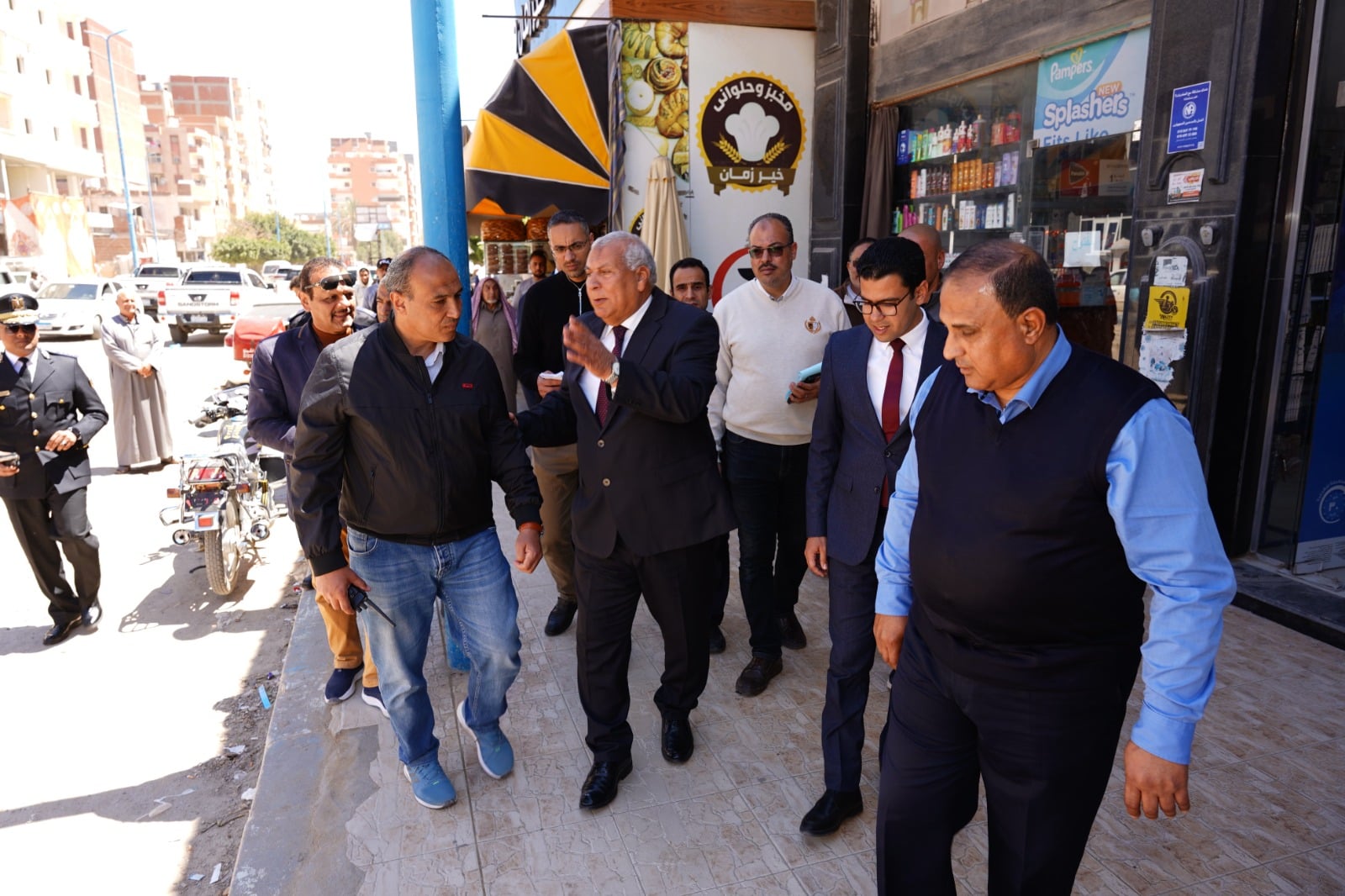 محافظ مطروح يتفقد الخدمات