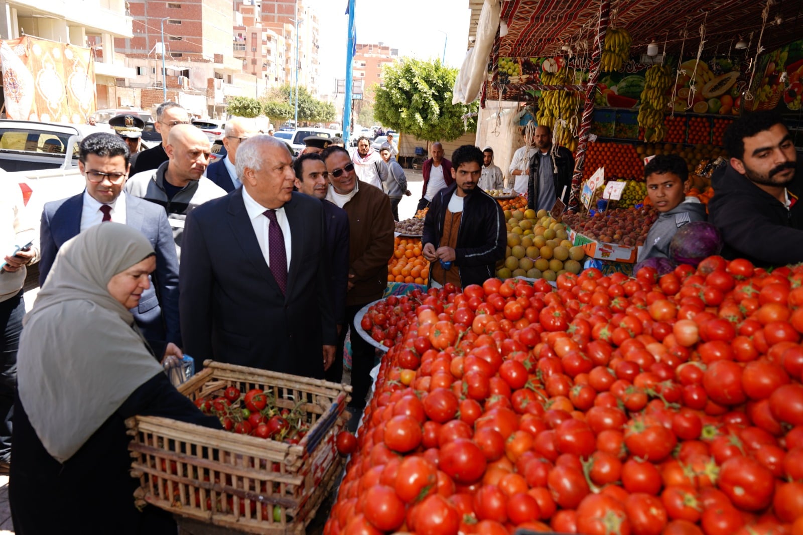 محافظ مطروح يشدد على ضرورة اعلان الاسعار