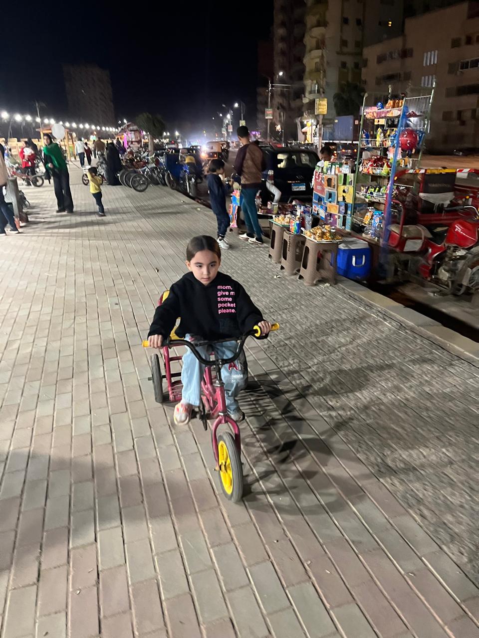 سعادة الاطفال واستقلال الدراجات سعادة الاطفال واستقلال الدراجات