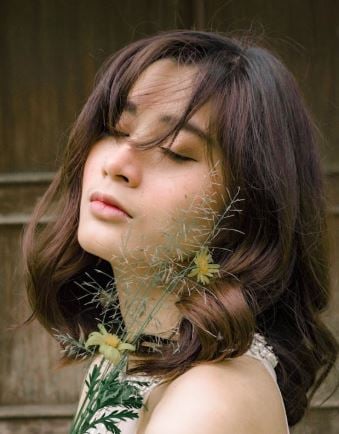 تسريحة شعر  غرة جانبية