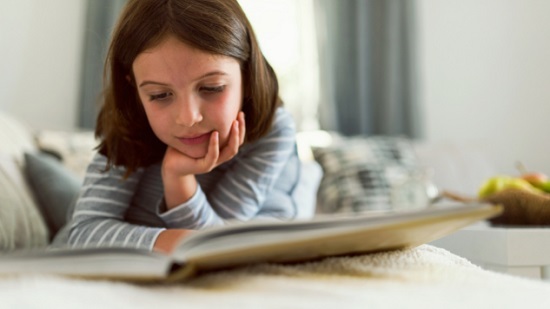 طفلة تذاكر طفلة تذاكر