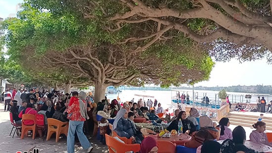 رحلات-نيلية-والاستمتاع-بالحدائق