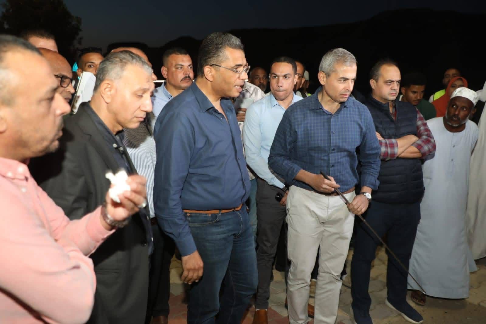 المحافظ مع مشروعات المياه 