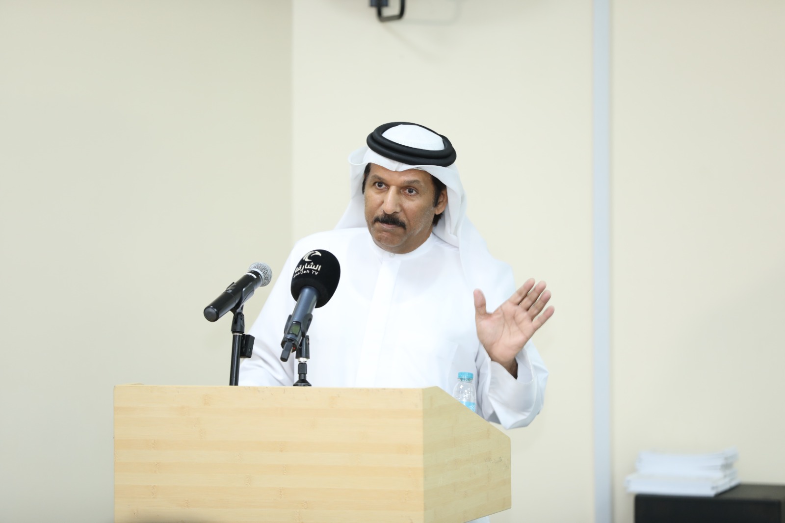 الشاعر محمد البريكى الشاعر محمد البريكى