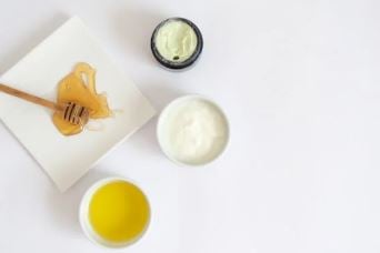 مرطب من مكونات طبيعية