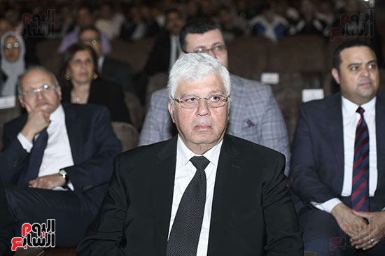 الدكتور محمد أيمن عاشور الدكتور محمد أيمن عاشور