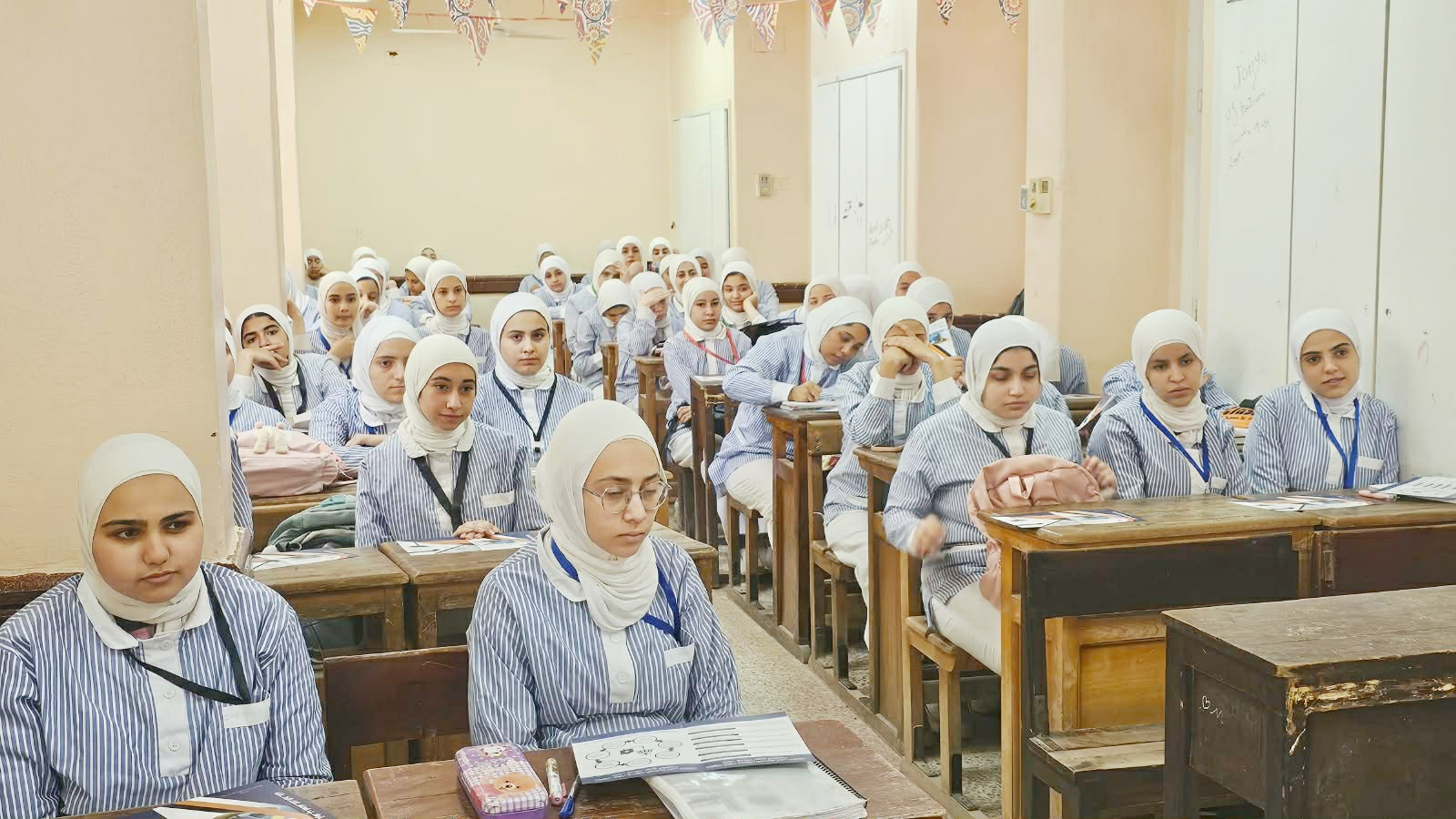 طالبات مدرسة التمريض بالقليوبية طالبات مدرسة التمريض بالقليوبية