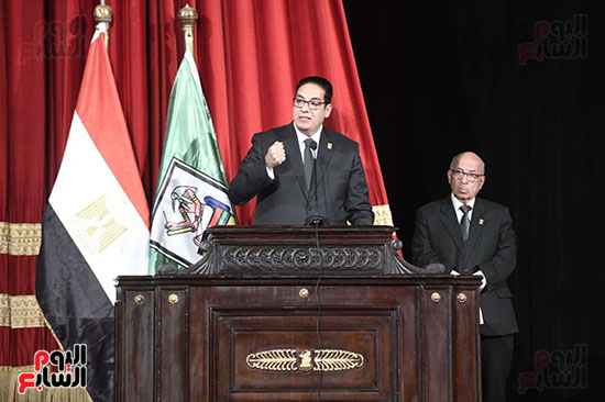 رئيس جامعة القاهرة خلال حفل التأبين رئيس جامعة القاهرة خلال حفل التأبين