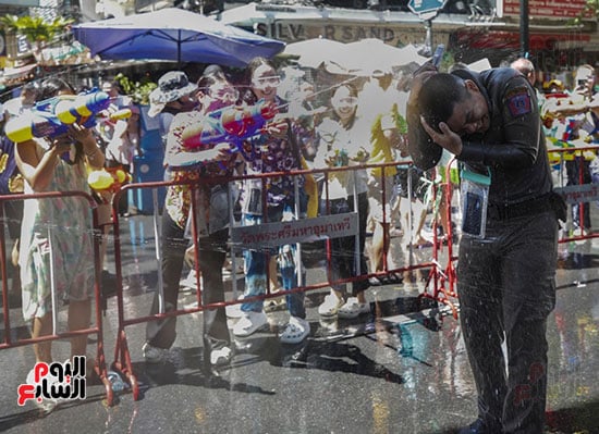 طوابير من المحتفلين بالمهرجان