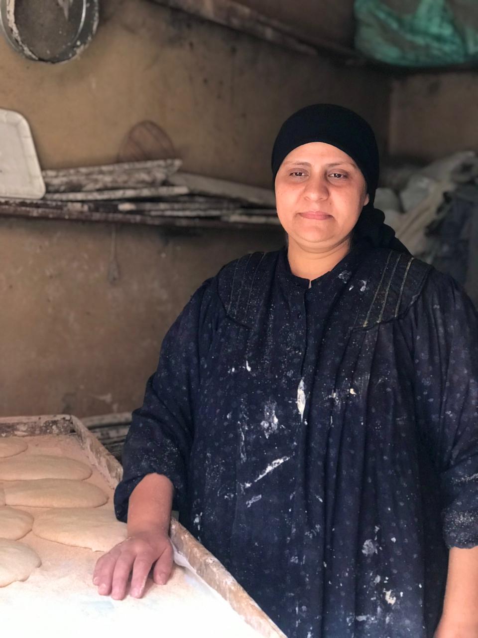 منى حسن تكافح من أجل أسرتها