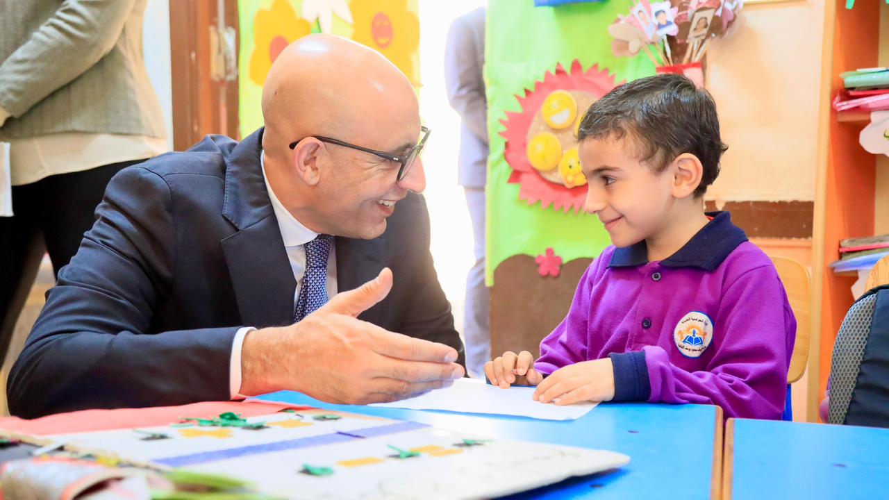 وزير التعليم يتابع مستوى الطلاب