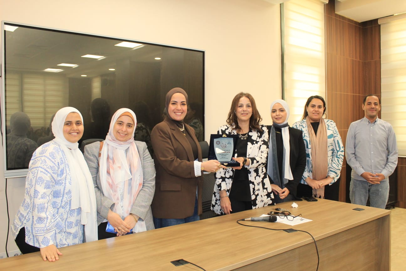 كلية الإعلام جامعة عين شمس تكرم أية عبدالرحمن