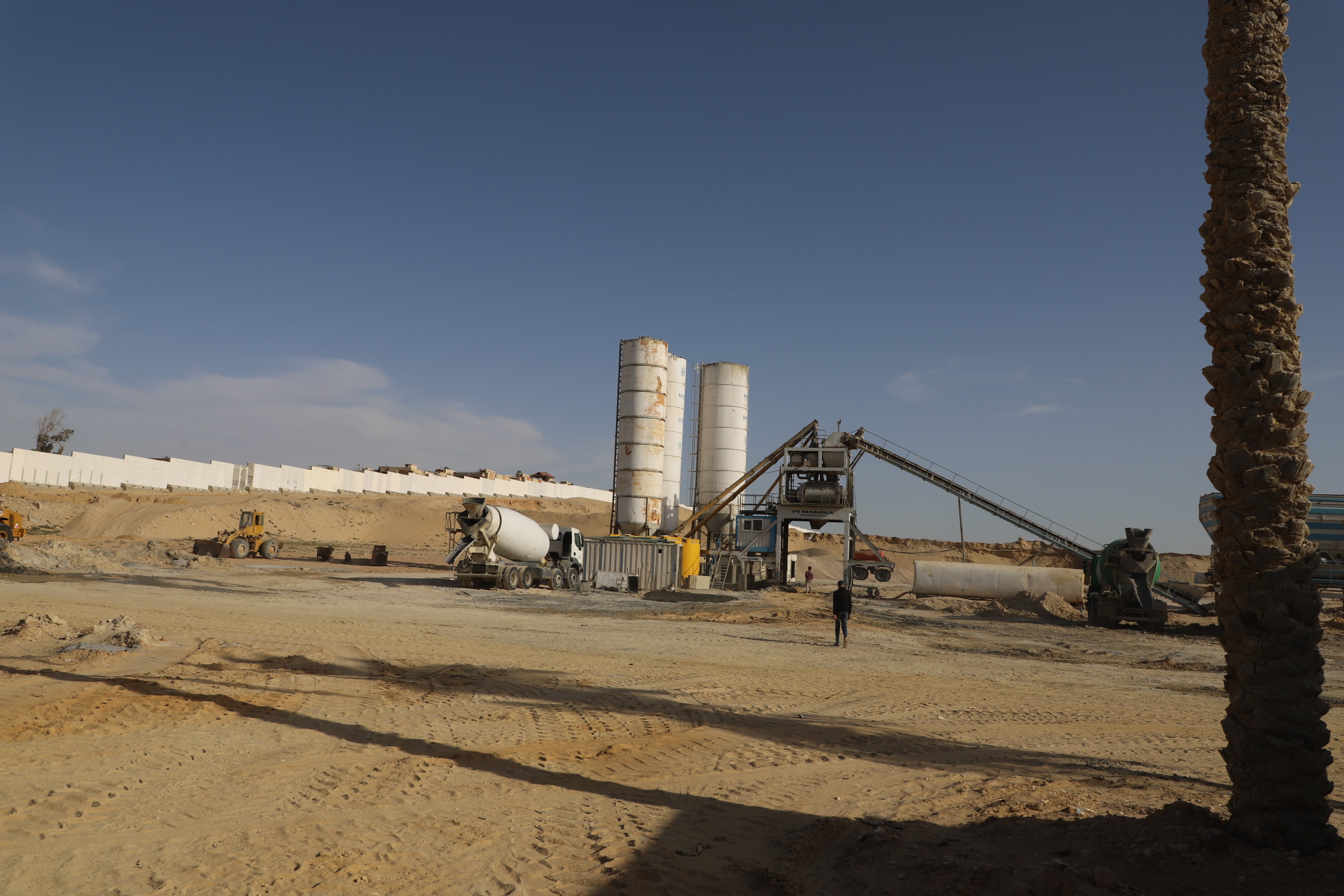 خلية نحل تعمل ليلا ونهارا 