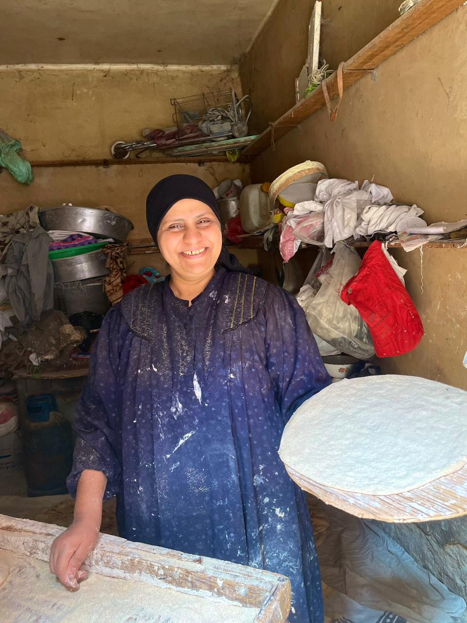 منى حسن خبازة تكافح من أجل أسرتها