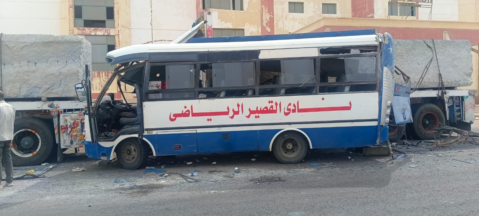 حادث تصادم بين اتوبيس خاص بمدرسة التربية الفكرية