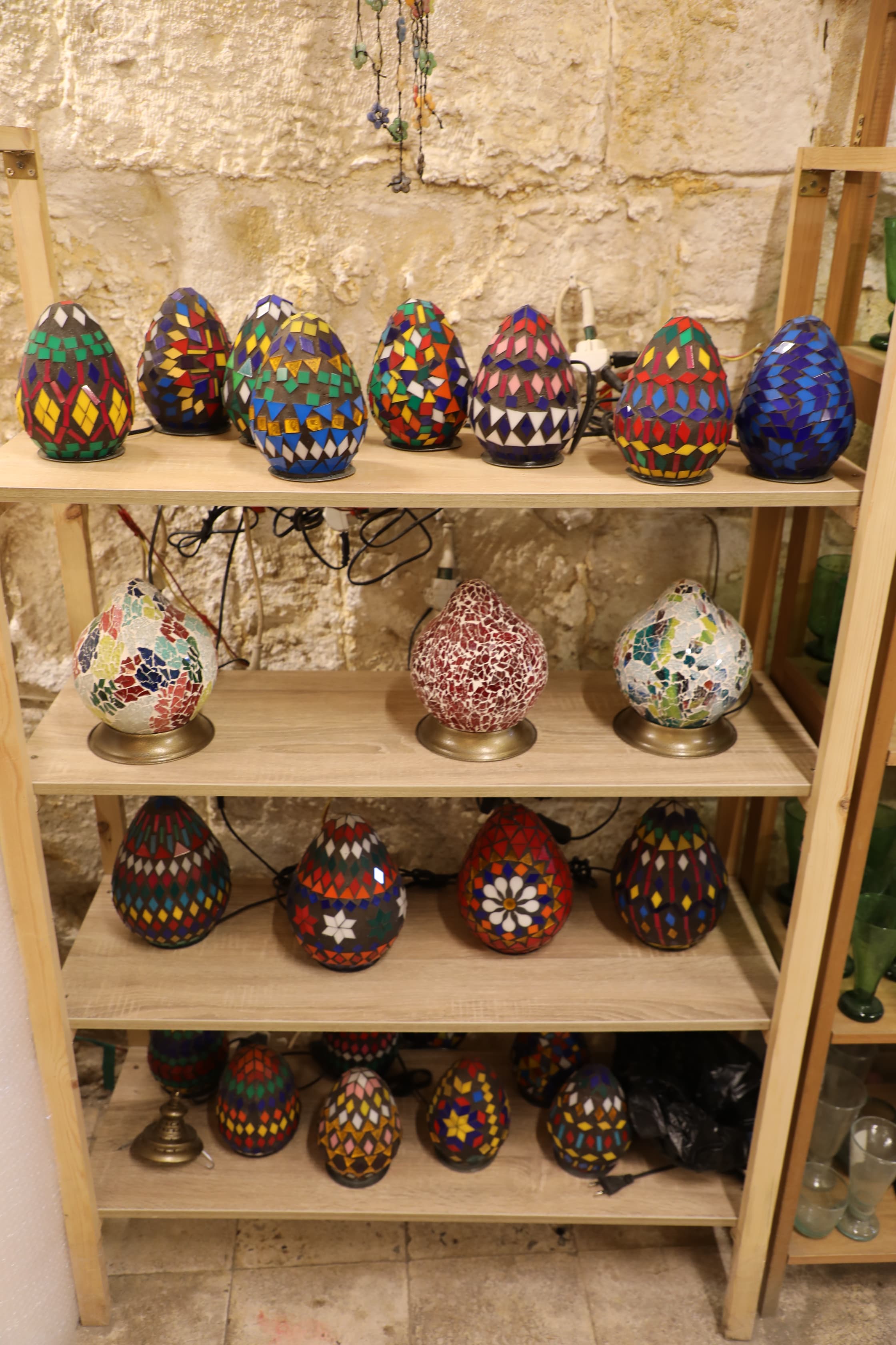 جانب من الحرف الزجاجية