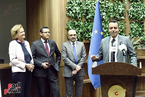 الكاتب الصحفى محمد السيد يلقى كلمته