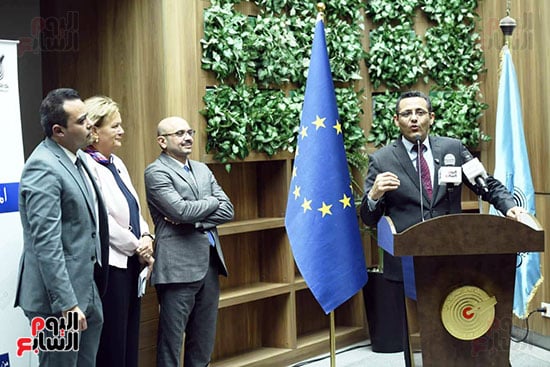 نقيب الصحفيين خلال القاء كلمته