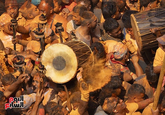 التراشق بالبودرة البرتقالية