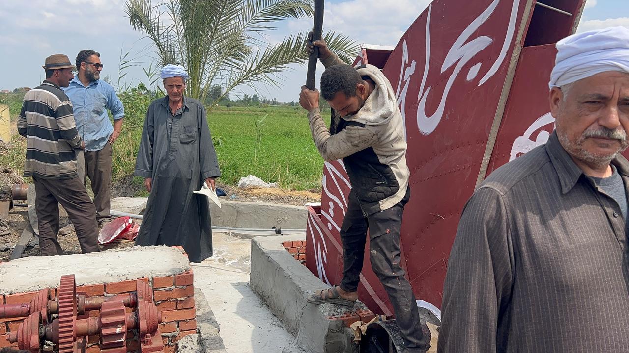 أثناء تثبيت الساقية