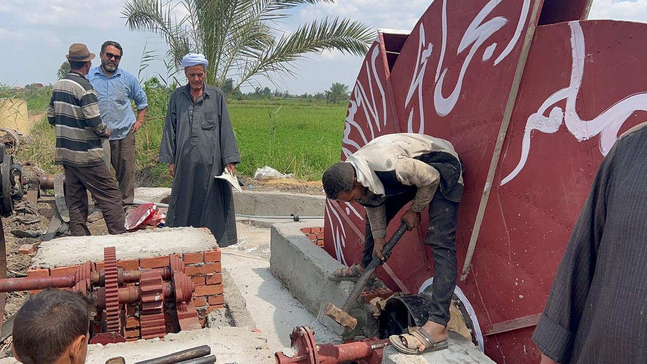 ساقية الذكريات وسط الأراضي الزراعية