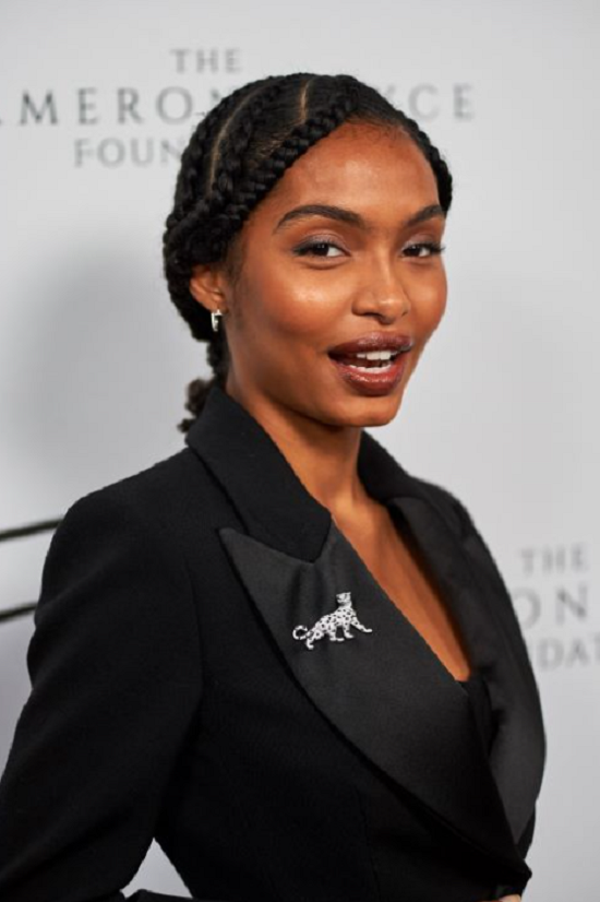 تسريحة ضفائر غير متماثلة