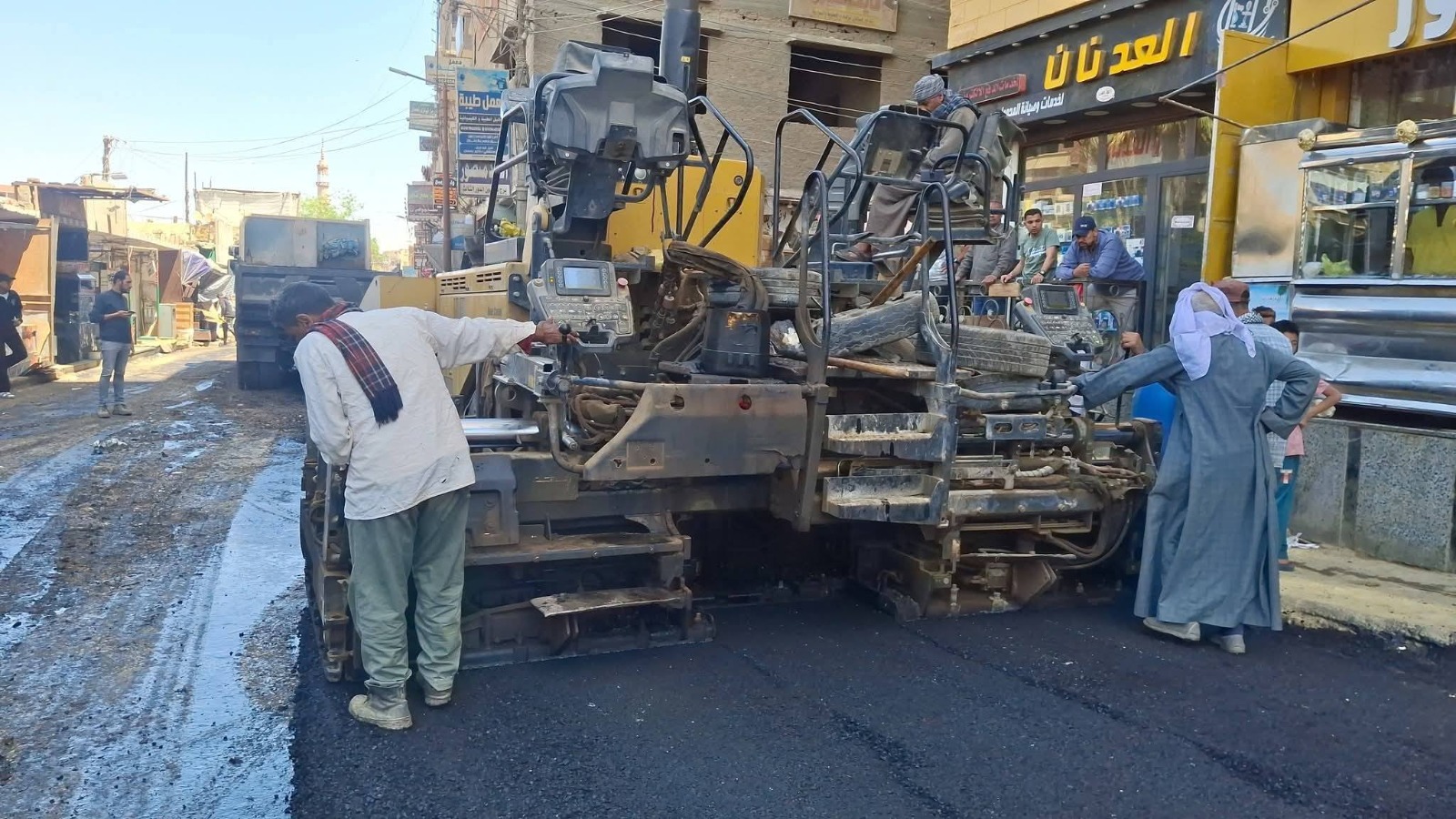 رصف الطرق فى أسيوط