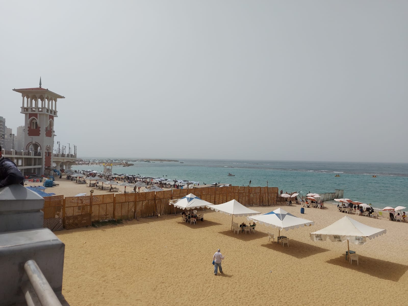 الرياح تضرب الاسكندرية